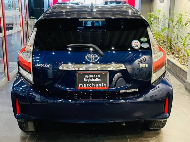 toyota-aqua-2018-s-style-push-big-12