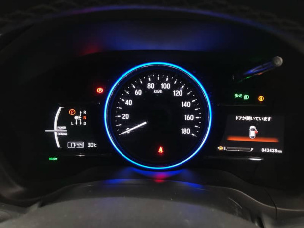 honda-vezel-2018-z-sensing-big-3