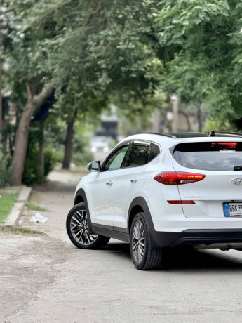 hyundai-tucson-awd-b-to-b-genuine-big-5