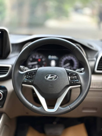 hyundai-tucson-awd-b-to-b-genuine-big-9