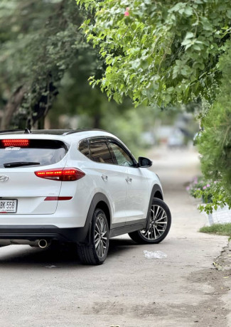 hyundai-tucson-awd-b-to-b-genuine-big-4
