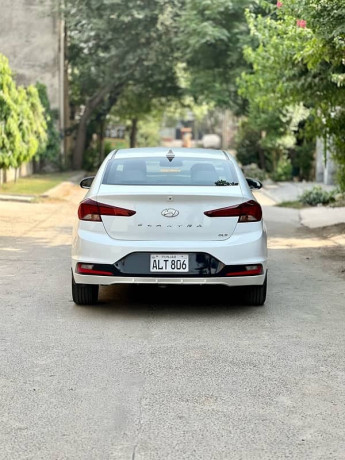 hyundai-elantra-2022-b-to-b-genuine-big-3