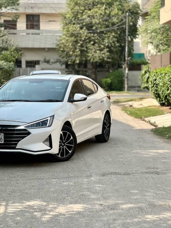 hyundai-elantra-2022-b-to-b-genuine-big-2