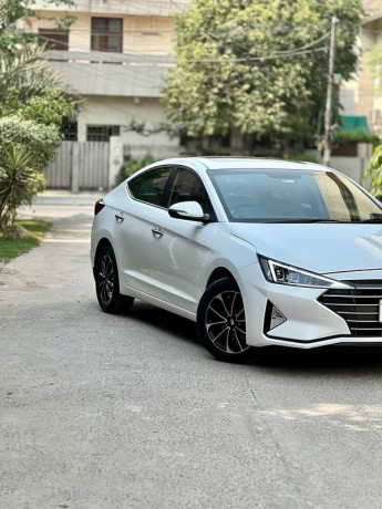 hyundai-elantra-2022-b-to-b-genuine-big-1