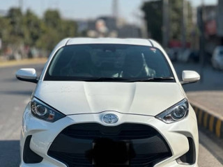 toyota-yaris-20222024