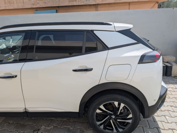 peugeot-2008-allure-2023-big-9
