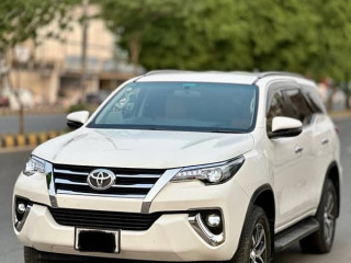 toyota-fortuner-v-2021