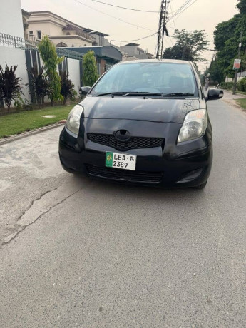 toyota-vitz-2010-almost-genuine-big-0