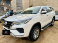 toyota-fortuner-2021-small-2