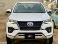 toyota-fortuner-2021-small-1