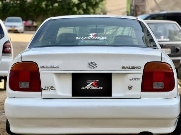 suzuki-baleno-2005-big-5