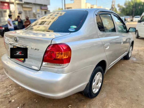 toyota-platz-2005-big-6