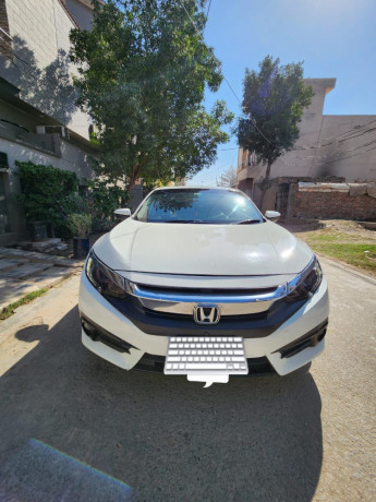 honda-civic-2018-red-meter-big-0
