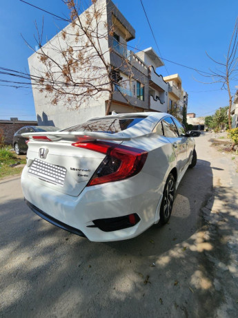 honda-civic-2018-red-meter-big-1