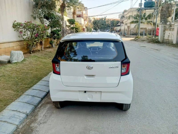 daihatsu-mira-2022-white-45-grade-17k-km-big-9