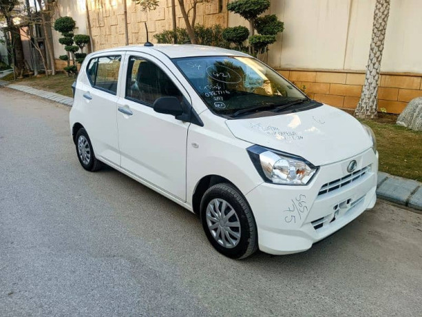daihatsu-mira-2022-white-45-grade-17k-km-big-0