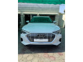 audi-e-tron-2022-small-0