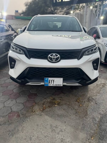 total-geniune-toyota-fortuner-legender-2022-big-1