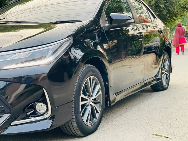 toyota-corolla-altis-grande-x-2021-big-1