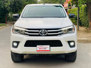 toyota-hilux-revo-2018
