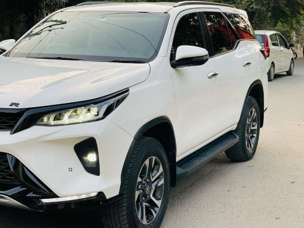 total-geniune-toyota-fortuner-legender-2022-model-big-2