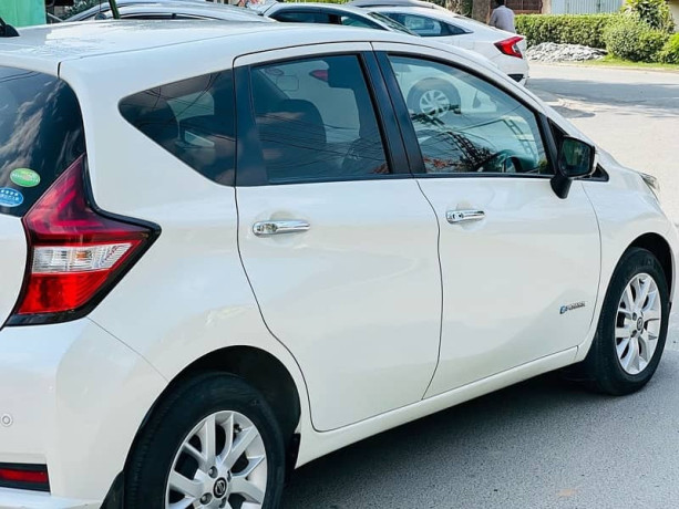nissan-note-e-power-20202022-big-3