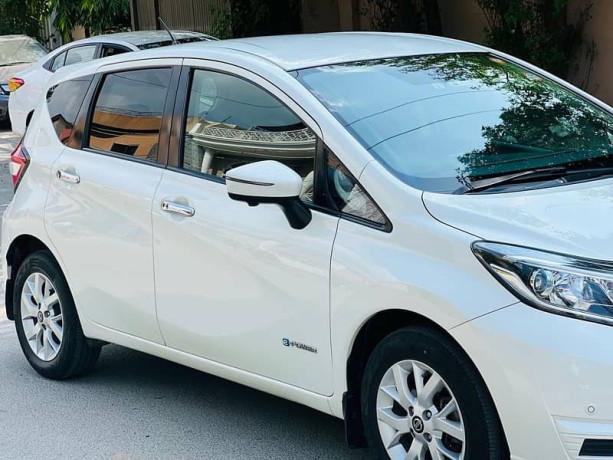 nissan-note-e-power-20202022-big-6