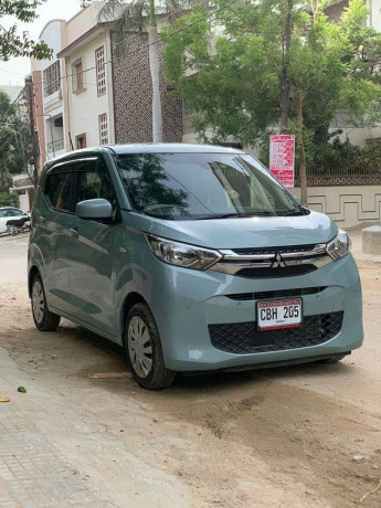 mitsubishi-ek-wagon-model-202025-big-1