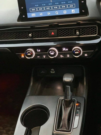 honda-civic-rs-turbo-15-model-2023-big-9