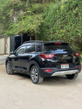 kia-stonic-ex-model-2022-big-4