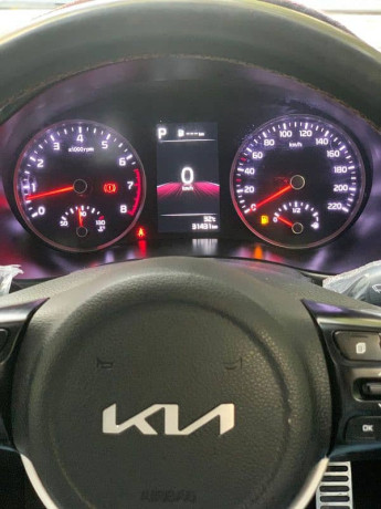 kia-stonic-ex-model-2022-big-8