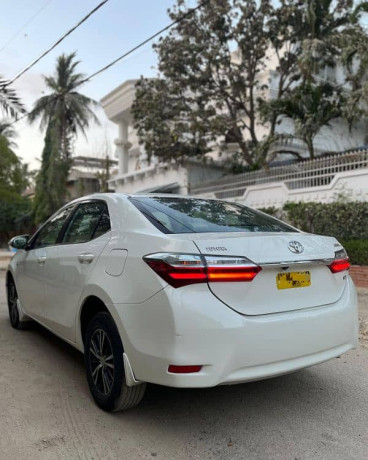 toyota-corolla-gli-2018-white-color-manual-full-original-condition-big-2