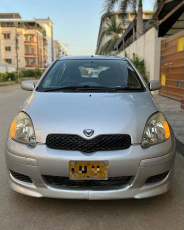 toyota-vitz-2002-reg-2005-silver-first-owner-comonq-big-0