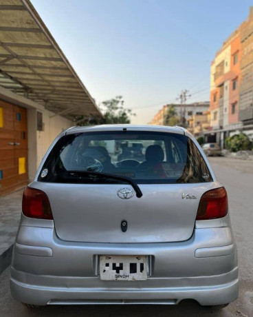 toyota-vitz-2002-reg-2005-silver-first-owner-comonq-big-1