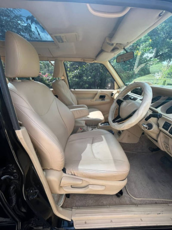 mitsubishi-pajero-1994-big-8