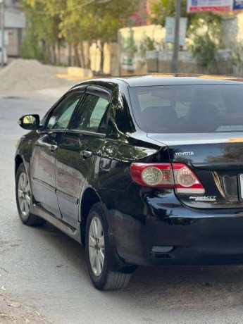 toyota-corolla-altis-2013-big-3