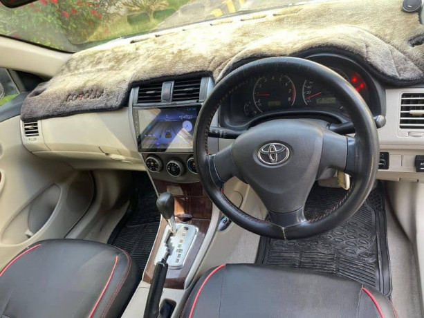toyota-corolla-altis-2013-big-7
