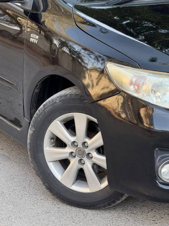 toyota-corolla-altis-2013-big-5