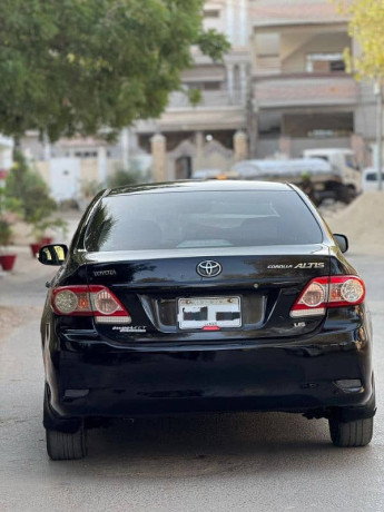 toyota-corolla-altis-2013-big-4
