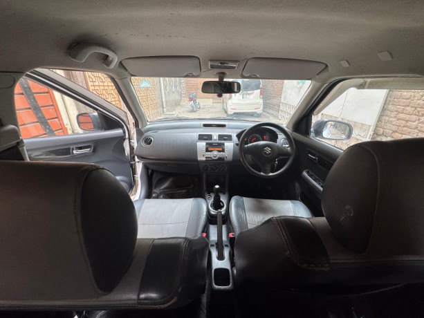 suzuki-swift-dlx-13-20172016-big-9