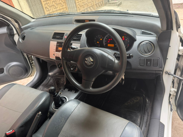 suzuki-swift-dlx-13-20172016-big-10