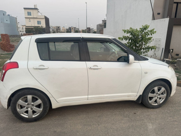 suzuki-swift-dlx-13-20172016-big-14