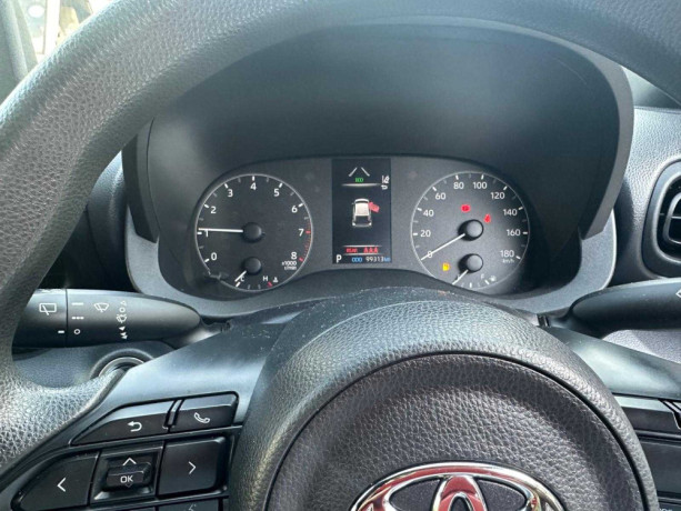 toyota-yaris-sedan-gli-mt-13-big-3