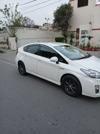 toyota-prius-2009-big-5