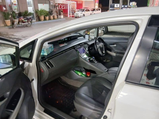 toyota-prius-2009-big-1