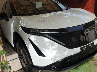 nissan-ariya-b6-limited-2022-two-tone-pearl-white-electric-vehicle