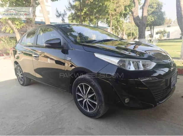 toyota-yaris-15-ativ-x-cvt-2020-top-of-line-big-4
