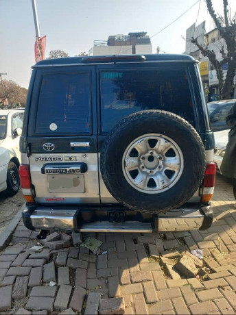 toyota-prado-1993-big-1