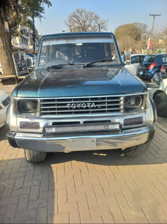 toyota-prado-1993-big-0