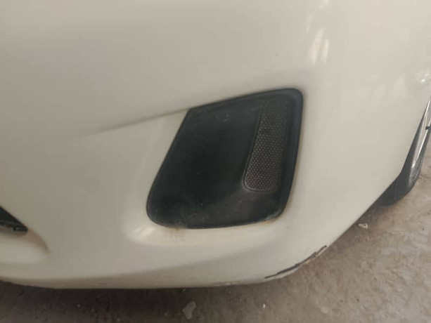 toyota-corolla-gli-2012-big-1